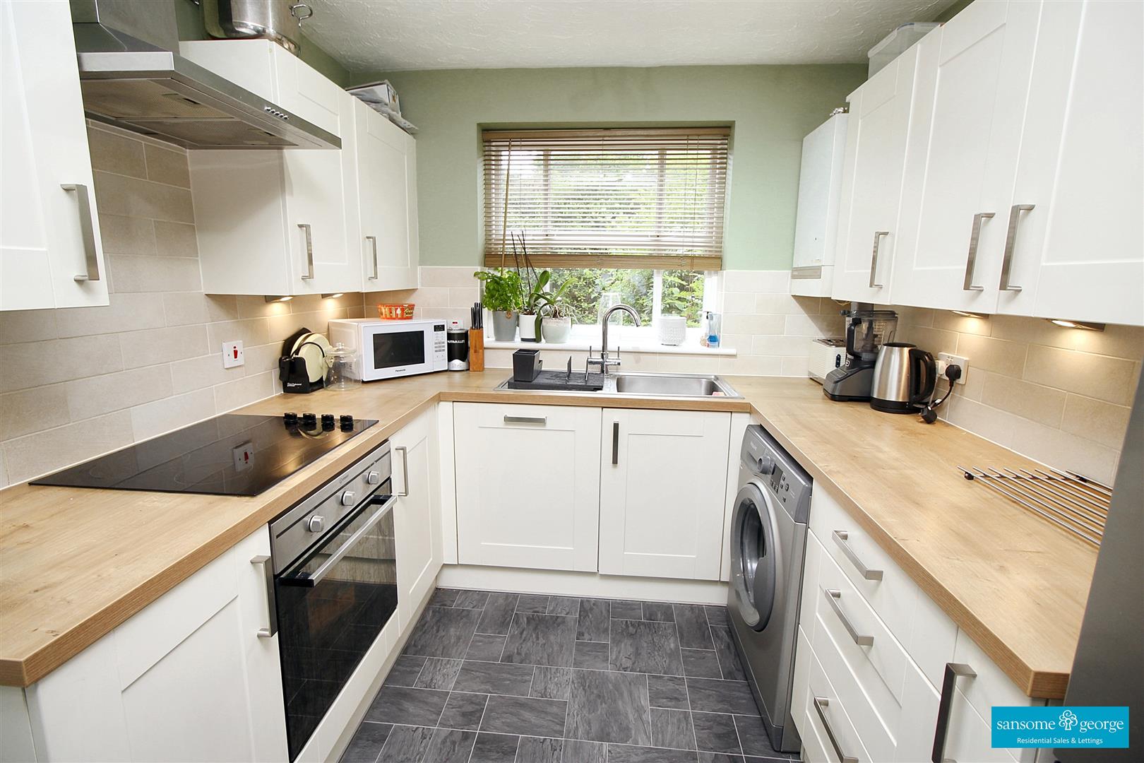 2 bed property in Bryant Place, Purley-on-Thames